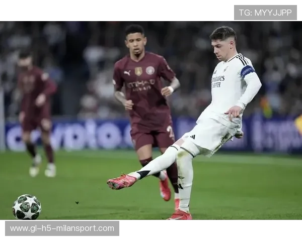 皇马西甲十连胜欧冠全胜 巴尔韦德改踢右后卫引发广泛关注 皇马西甲十连胜欧冠全胜 巴尔韦德改踢右后卫引发广泛关注