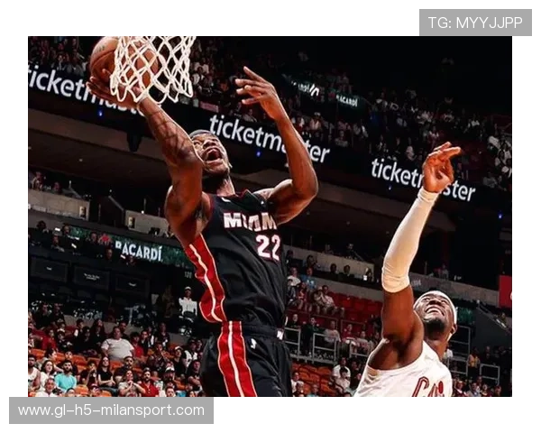 巴特勒急停跳投命中，热火稳住进攻输出